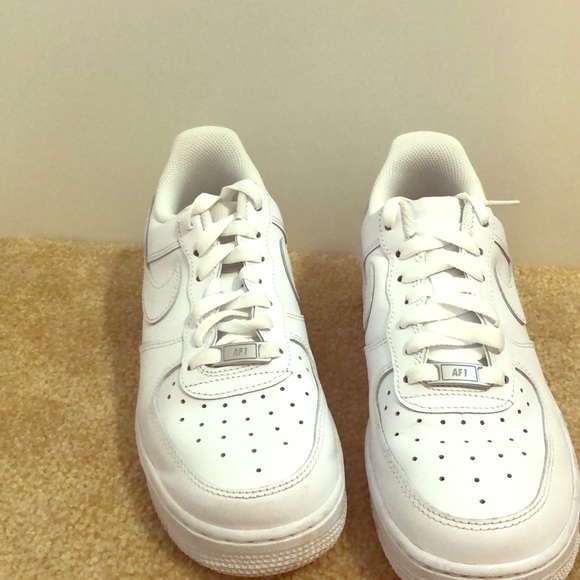 Women’s Nike Air Force 1s Size 8 Women’s Nike Air Force 1s Size 8